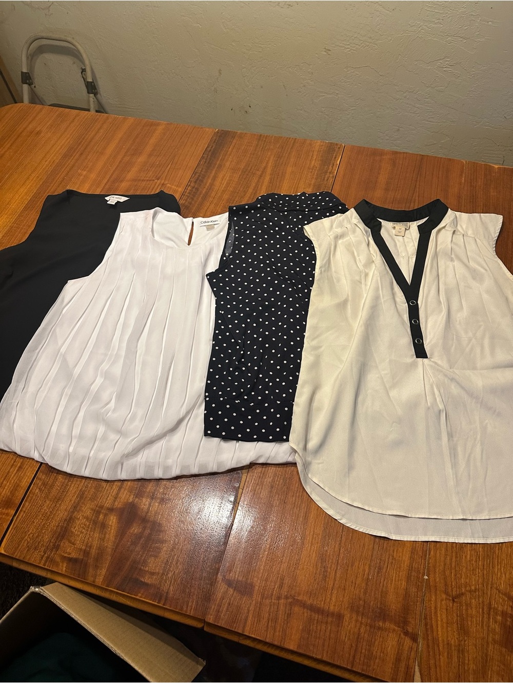 Women’s Sleeveless Blouses Bundle Sz M Calvin Klein Nine West Converse One Star